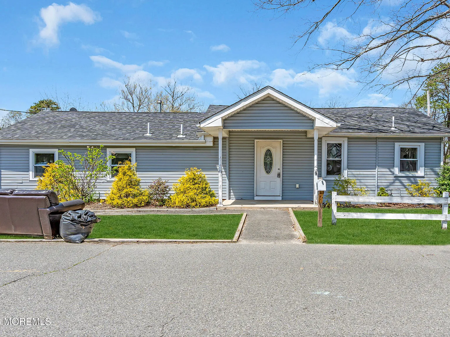 3 bed, 1100 sqft, $3,000 — Photo 1