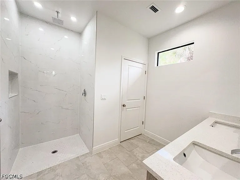7016 Palpano Cir — Photo 8