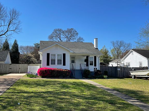 4th image of 1210 Wellman Ave NE