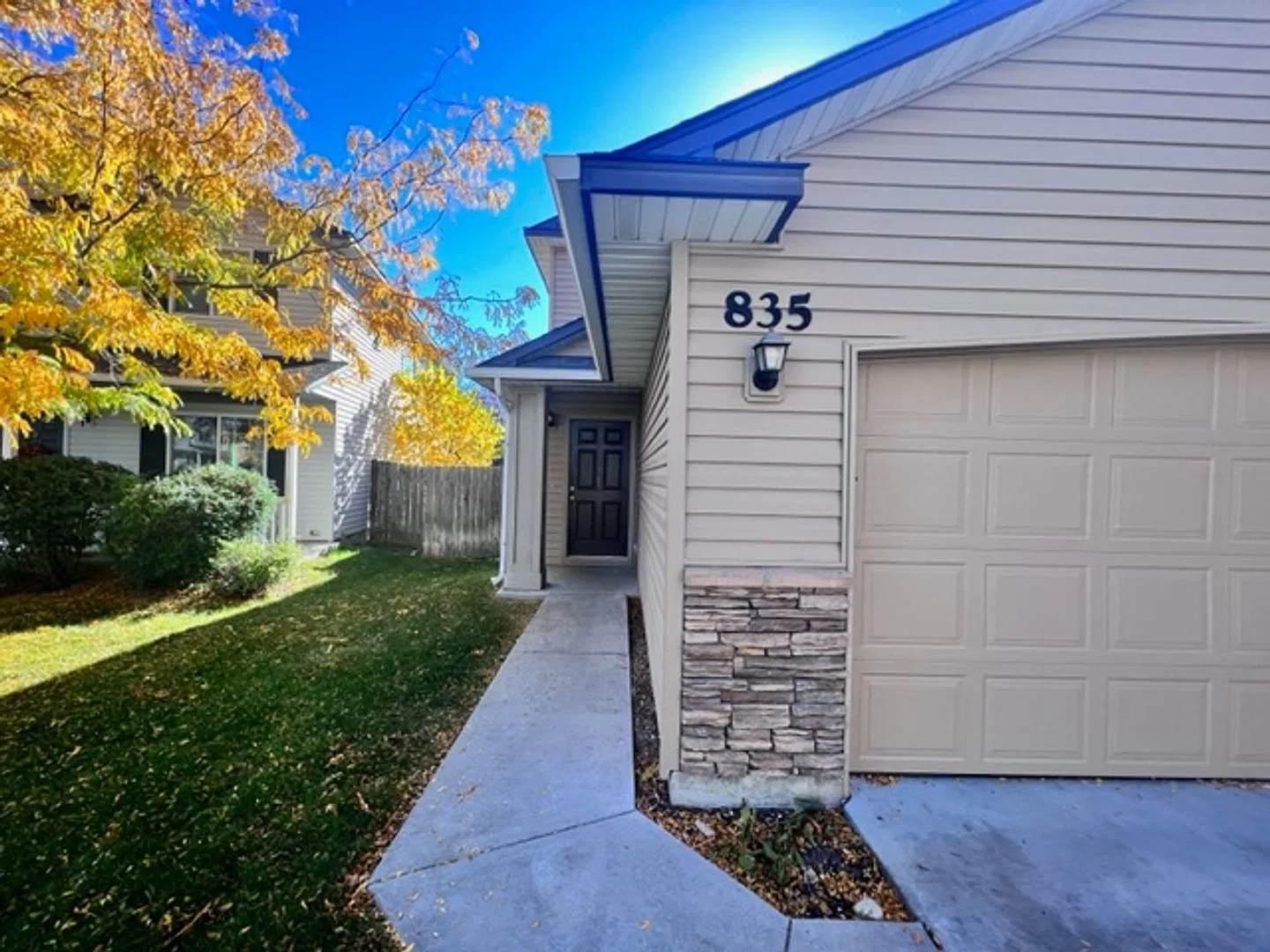 Desirable Lyndhurst Grove Subdivision | Charming 4 Bedroom Home! — Photo 2