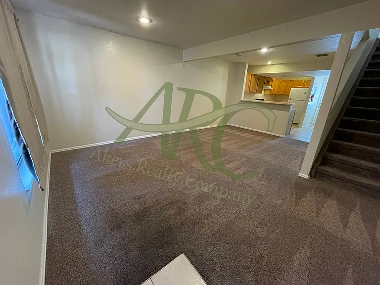 178-184 E Spaulding Ave — Photo 2