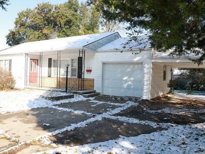 104 Sunset Ln, Excelsior Springs, MO, 64024