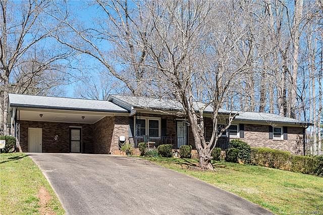 1st image of 621 Poplar Dr