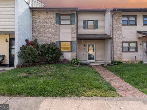 315 Greenland Dr, Lancaster, PA 17602
