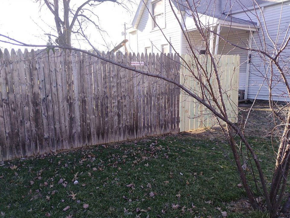 2nd image of 1110 Oakley St