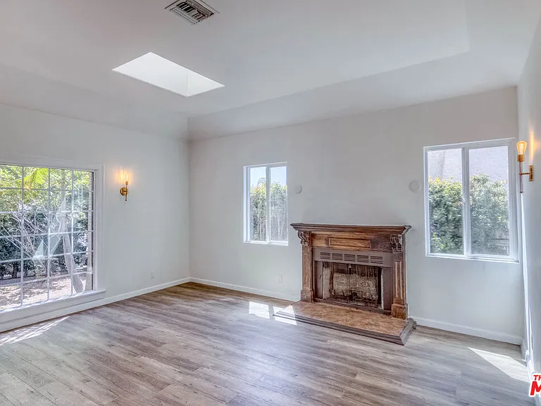 2127 Malcolm Ave — Photo 8