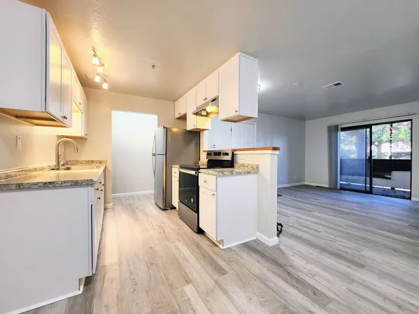 8201 Camino Colegio Dr, Rohnert Park, CA