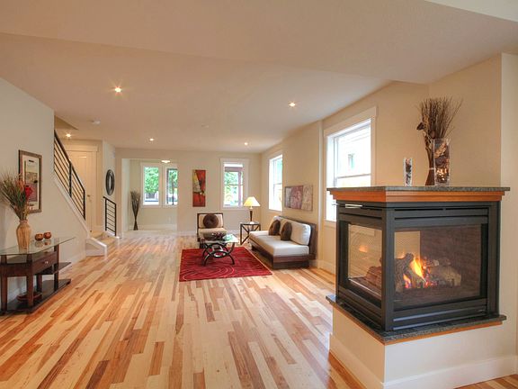 3rd image of 4385 Wolff St