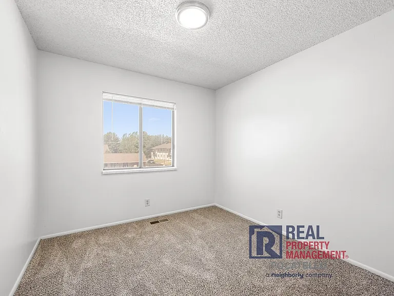 1117 Booth Dr — Photo 17