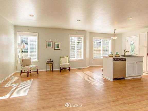 5th image of 11313 202nd Avenue