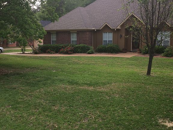 3rd image of 147 Bridlewood Dr