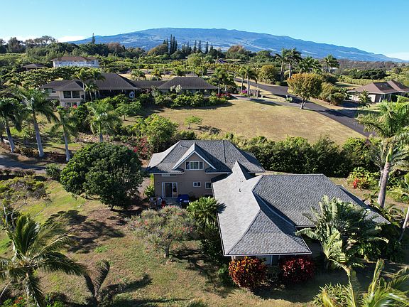 Garage unit in back. Ohana rental closest to bottom of picture