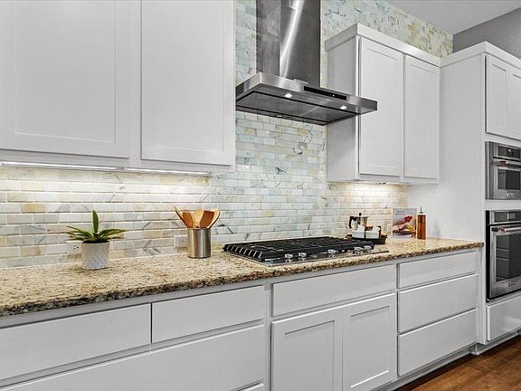 5th image of 6724 Vicenza Dr