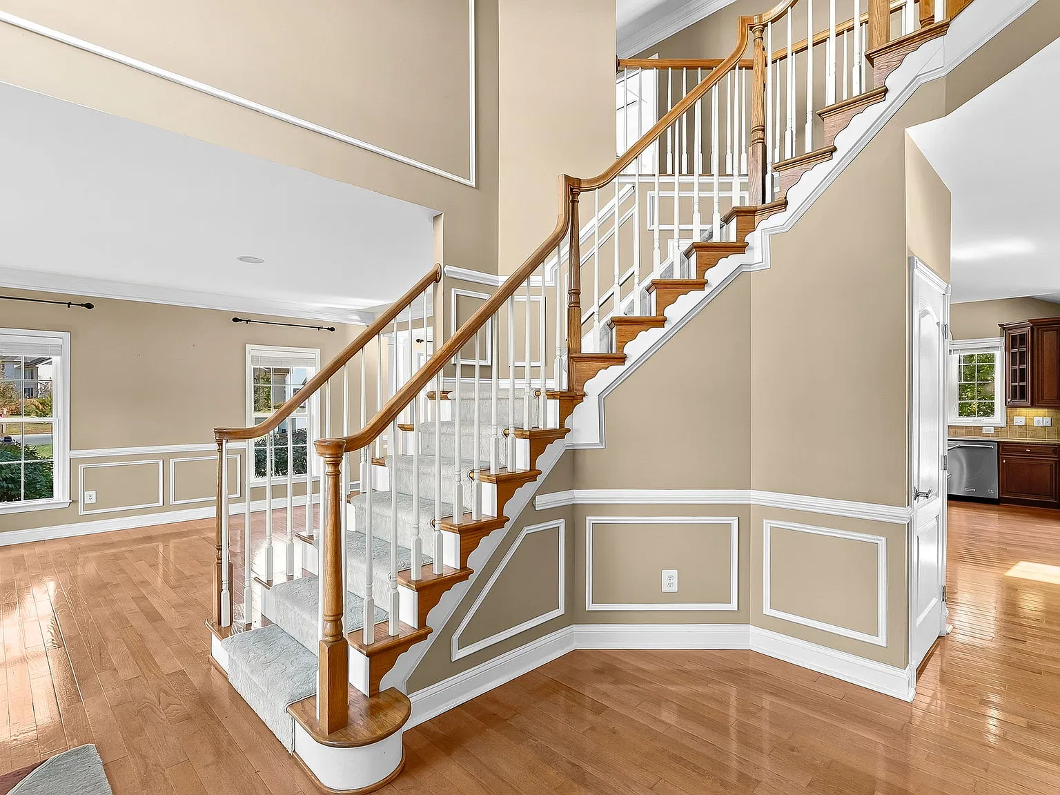 4 bed, 3.5 bath, 3488 sqft, $3,400 — Photo 2