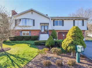 16 Thendara Dr, Waterbury, CT 06708