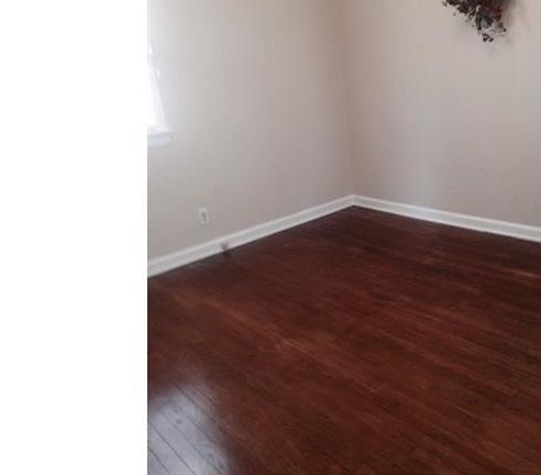 3rd image of 16501 Ernadale Ave