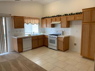 13598 Monterey Way, Victorville, CA 92392