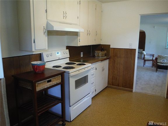 5th image of 13004 Glenwood Ave SW