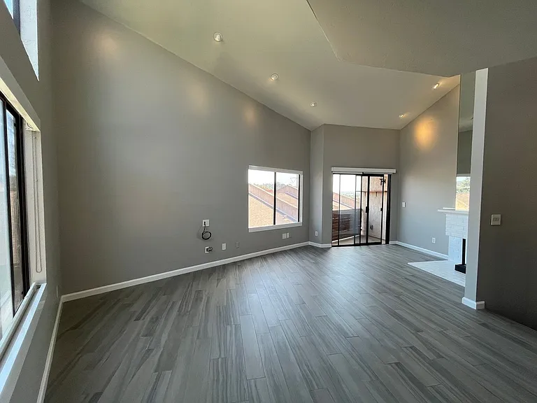 1121 Eureka St #1 — Photo 16