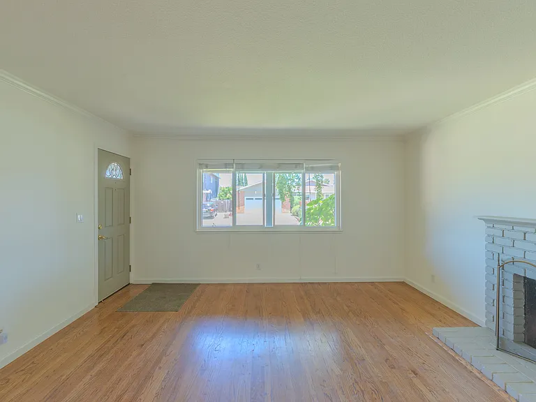 6944 Cedar Ln — Photo 9