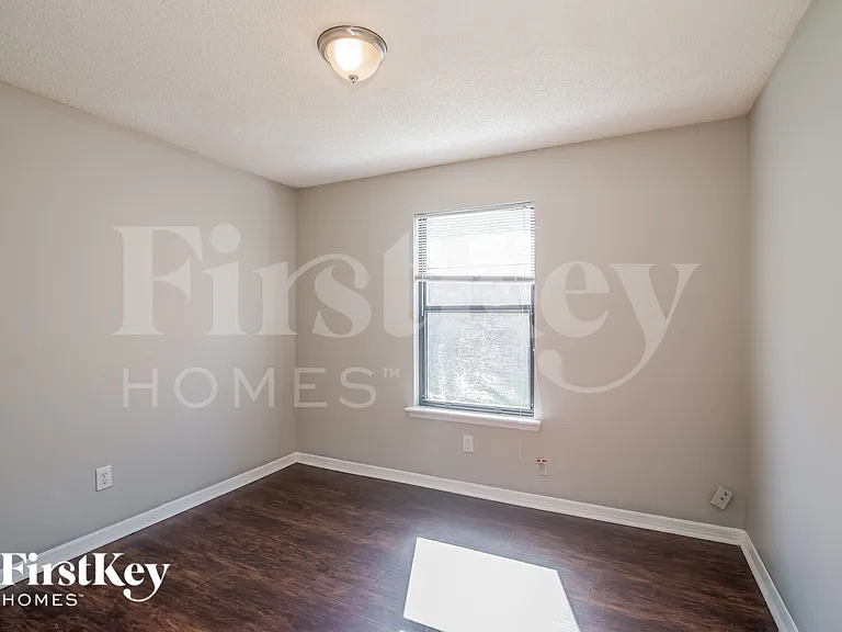 7734 Pikes Peak Dr — Photo 15