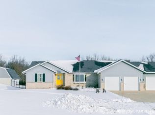 4405 Spencers Grove Rd, Walker, IA 52352