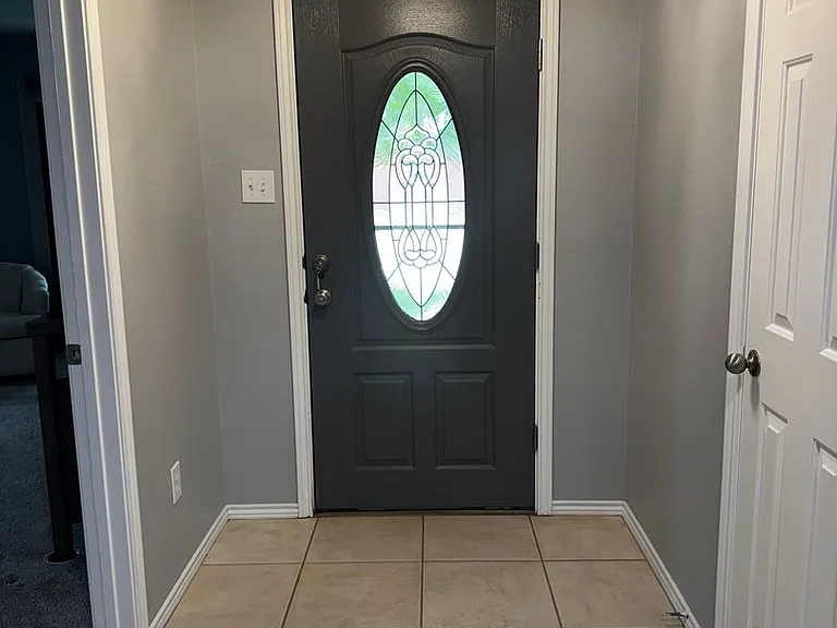 10008 York Ave — Photo 2