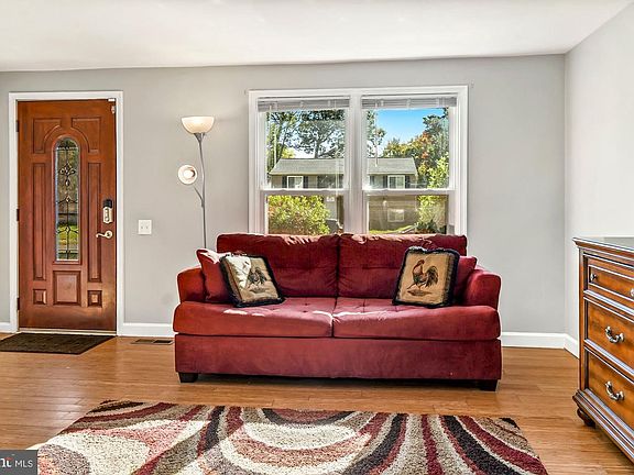5th image of 3105 Knolewater Ct