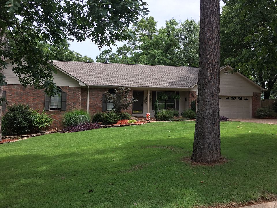 1st image of 114 Hillcrest Dr