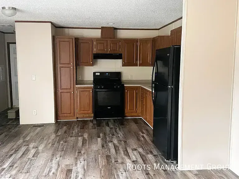 151 Maple Wood #151 — Photo 5