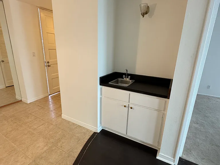 1885 Veteran Ave #103 — Photo 11