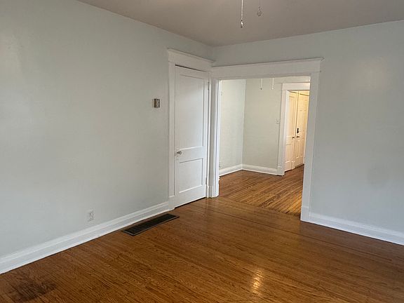5th image of 1333 Castlewood Ave #2