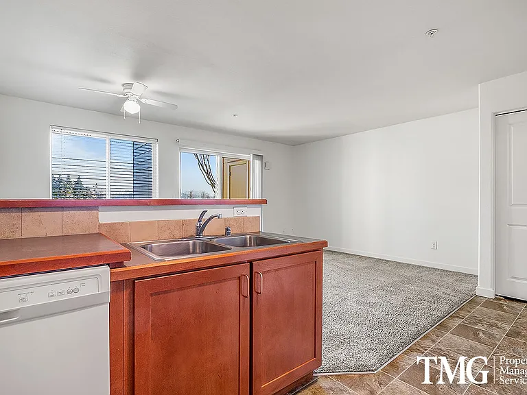 1017 SE 12th Ave — Photo 97
