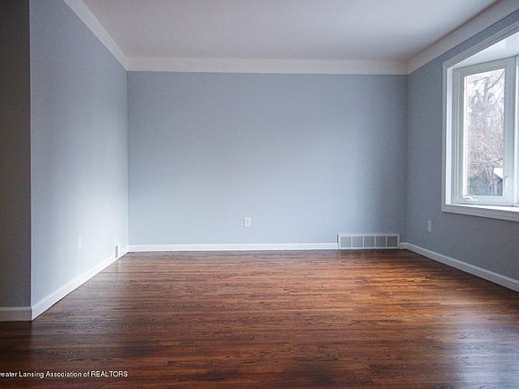 5th image of 109 Bauman Ave