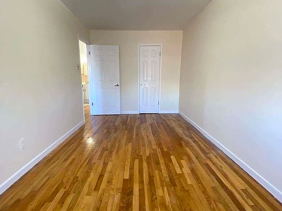 5th image of 2598 Steinway St APT 2