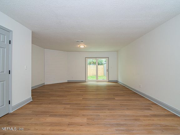 4th image of 4502 MELISSA Court W