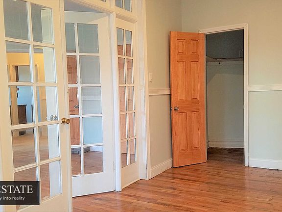 5th image of 718 Washington Ave #2