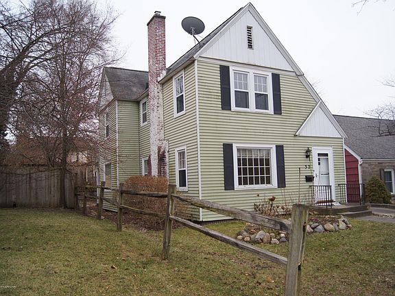 2nd image of 32 Woolnough Ave