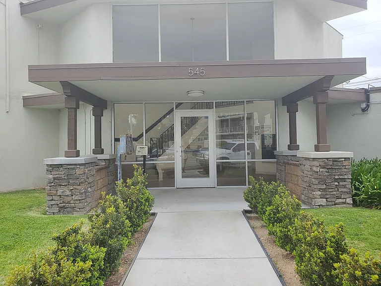 545 E Rue Royale St — Photo 20