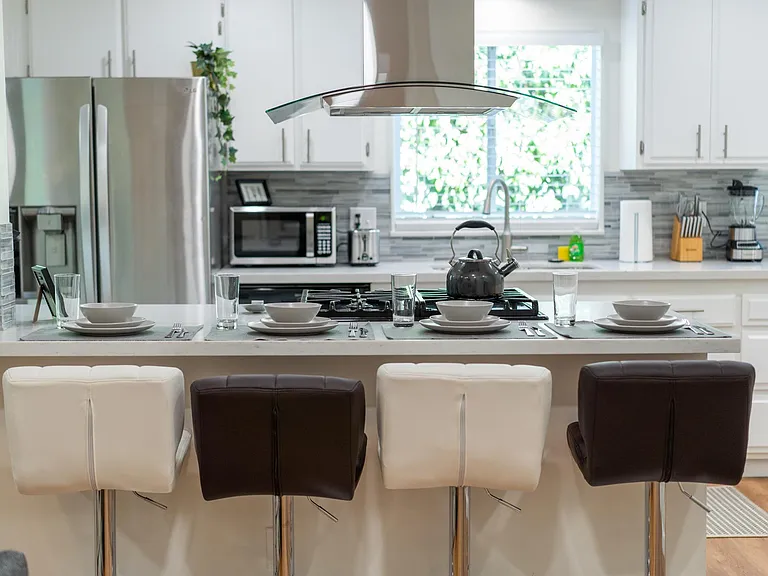 1406 W Roberta Ave — Photo 43