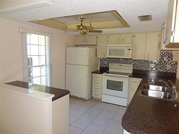 4th image of 7632 Danube Dr #B