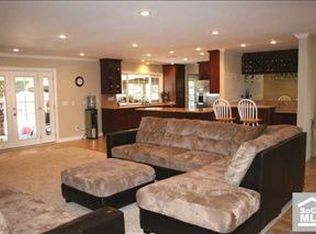 9911 Cole Rd, Whittier, CA 90603