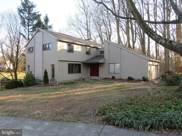 30 Kings Grant Rd, Hockessin, DE 19707