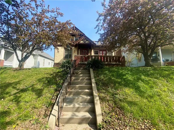 2717 Faraon St, Saint Joseph, MO 64501
