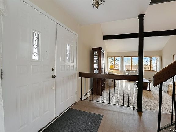 4th image of 5 Melissa Ct