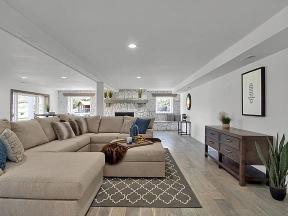 5th image of 2560 Oaker Dr