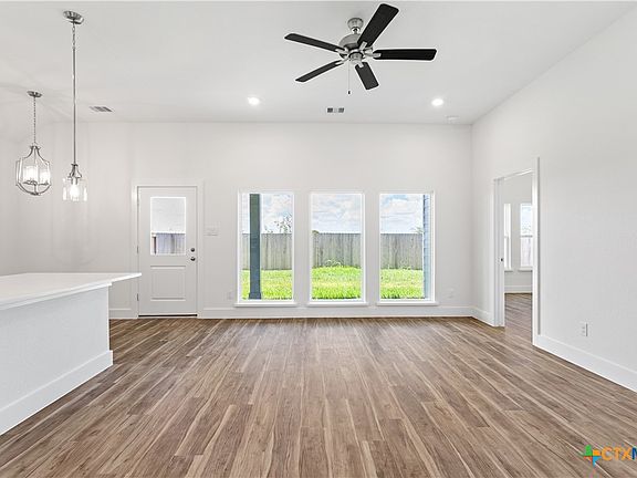 5th image of 308 Cardinal Dr