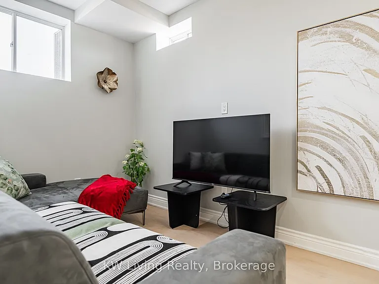 72 Bermondsey Way #BASEMENT — Photo 7