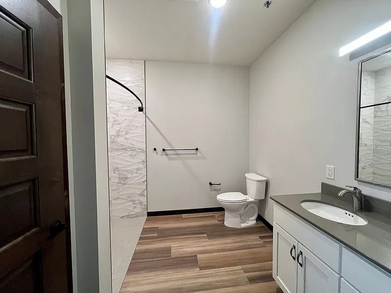 201 N Riverfront Dr — Photo 15