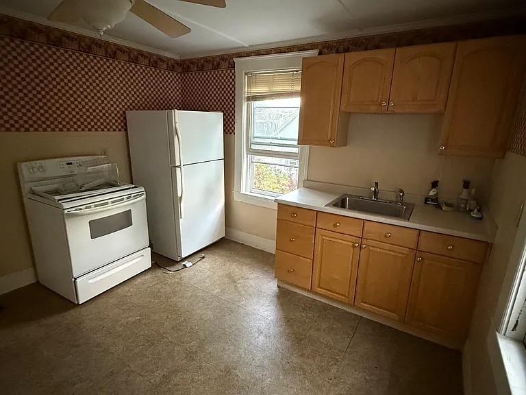 16 Prospect St #2 — Photo 5